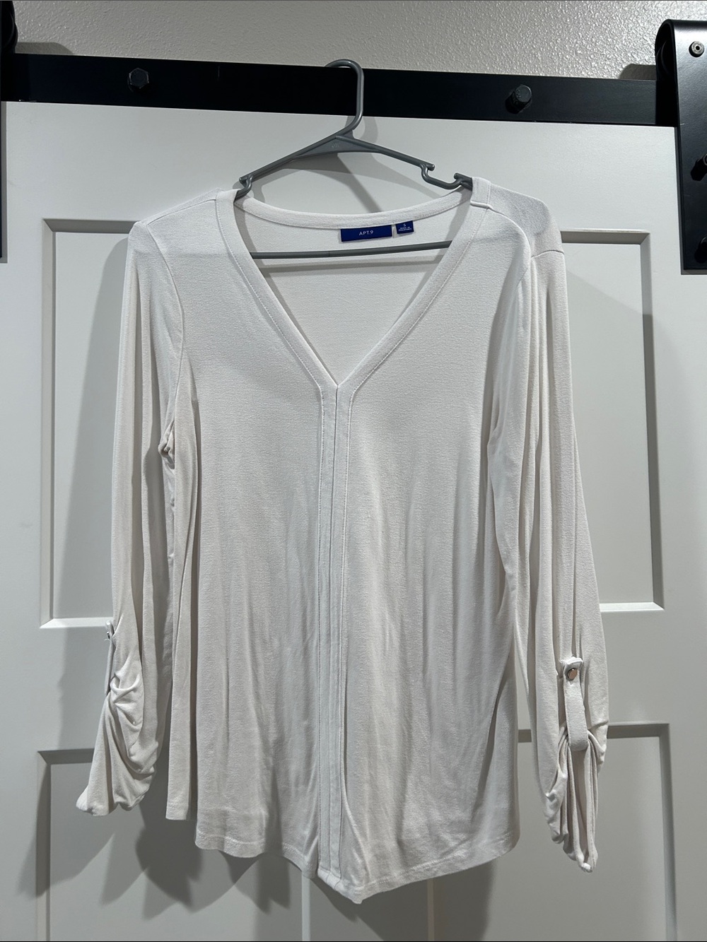 Apt. 9 Ivory V-Neck Long Sleeve Button-Tab Top